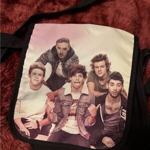 One Direction Crossbody Messenger Bag – Black